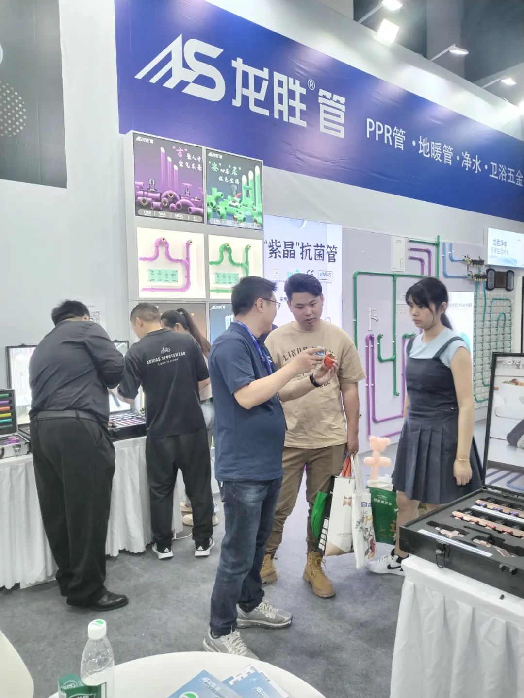 龍勝管2025成都建博會：用科技重塑健康，以藝術定義未來